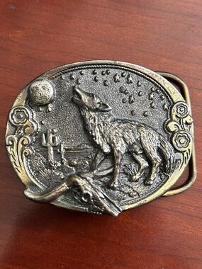 Howling Wolf Western Belt Buckle - Antique Brass Tone